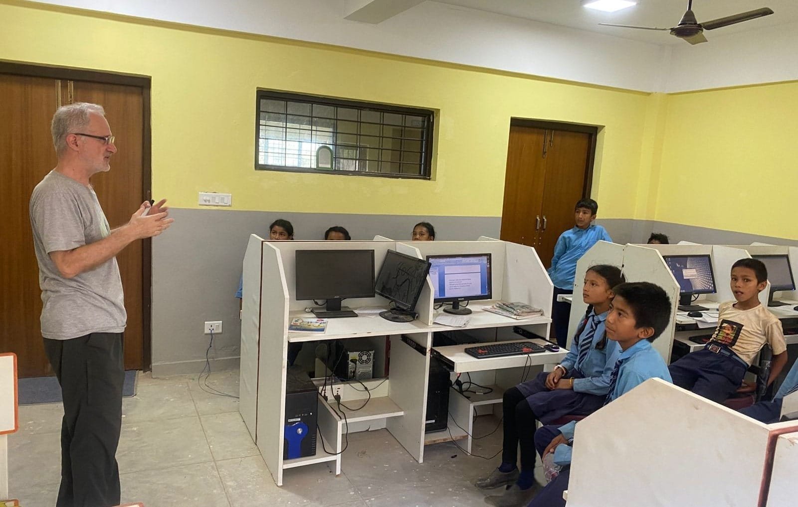 Teaching English and Digital Literacy-min