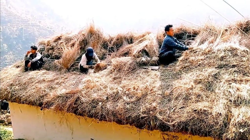 नेपालका ग्रामीण क्षेत्रमा परम्परागत खरको छानाको प्रयोग