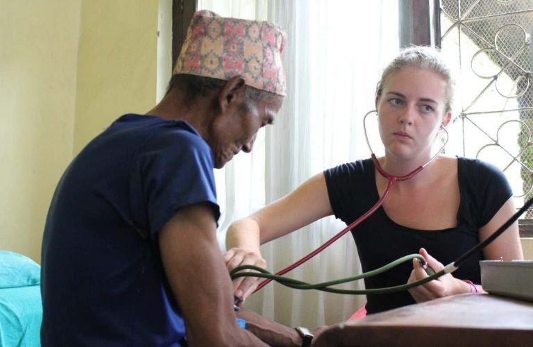 Health Center: Health service at community clinic Health Center : Health service at community clinic