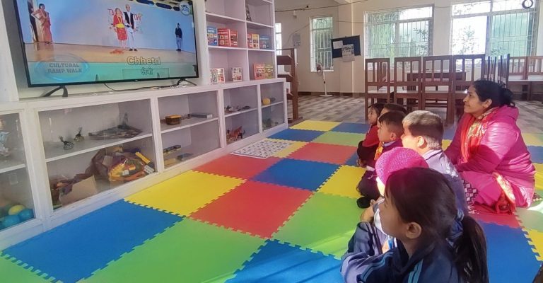 Library at NaraTika CLC